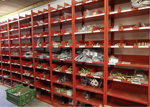 



Bei der Verarbeitung von Messingfittings kann der allzu beliebige Griff ins Lagerfach kostspielig werden, wenn die Verwendung eines für die jeweilige Wasserqualität nicht geeigneten Werkstoffes zu einem Korrosionsschaden führt.
