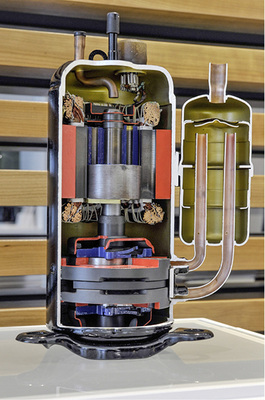 
Zur Leistungsregelung werden DC-Inverter-geregelte Kompressoren eingesetzt, die ihre Leistung modulierend dem Bedarf anpassen.
