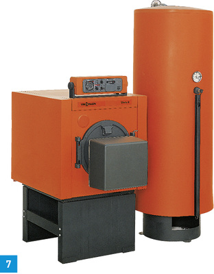 
Niedertemperatur-Heizkessel Vitola mit Speicher-Wassererwärmer VertiCell.
