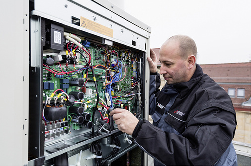 
Bei der Dimensionierung der Außeneinheit können Gleichzeitigkeitsfaktoren berücksichtigt werden, die sich aus dem Nutzungsverhalten der Räume ergeben.
