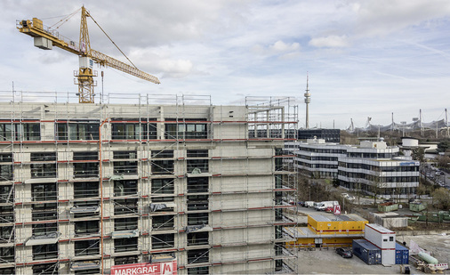 



Schöner wohnen in München: Das Boardinghouse The Flag am Rande des Olympiazentrums ist besonders bei Studenten beliebt …
