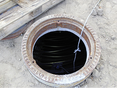 



Der Eisspeicher ist später, abgesehen von einem Gullydeckel, nicht mehr zu sehen. 
