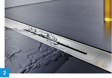 
CeraFloor Select von Dallmer: Mit Barrierefreiheit und Reinigungsfreundlichkeit sorgt die Duschrinne laut Hersteller für Komfort im Bad. Aufgrund eines integrierten Quergefälles fließt das Wasser schnell ab. Die flächenbündig platzierte Ablaufschiene aus hochwertigem Edelstahl ist leicht sauber zu halten. Der variabel positionierbare Ablaufstutzen macht die Duschrinne CeraFloor mit dem Ablaufgehäuse DallFlex montagefreundlich.
