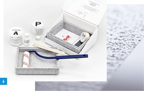 
Antirutschbeschichtung GriP AntiRutsch von GriP Safety Coatings: Das System ist nach Herstellerangaben die weltweit einzige zertifizierte Antirutschbeschichtung. Es gewährleistet Sicherheit auf allen Oberflächen und in allen Umgebungen. Die körnige, wasserbasierte 2-Komponenten-Beschichtung auf Basis von lösemittelfreiem Material ist umweltfreundlich, transparent und beschädigt den Untergrund nicht. GriP AntiRutsch lässt sich leicht selbst aufbringen und kann bei Bedarf sogar wieder entfernt werden. Die Beschichtung gibt es in unterschiedlichen Rutschsicherheitsklassen: von GB2/C für den privaten Verwender bis zu R11-13 für den kommerziellen Einsatz.
