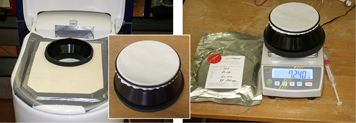 
Zur Bestimmung der Trocknungsrate des eingebauten Föhns wird ein befeuchtetes Textilvlies für eine bestimmte Zeit in den Warmluftstrom gebracht. Es wird vor und nach dem Vorgang gewogen. Der ermittelte Wert zeigt die Effizienz im Vergleich zu den anderen getesteten Dusch-WCs an.
