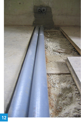 
Polyethylene sind formstabil und daher beispielsweise für den Einsatz im Fußbodenbereich geeignet.
