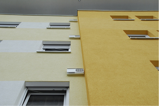 



Durch solche Kombi-Außenwandgitter wird frische Luft angesaugt und verbrauchte Luft wieder nach außen transportiert.
