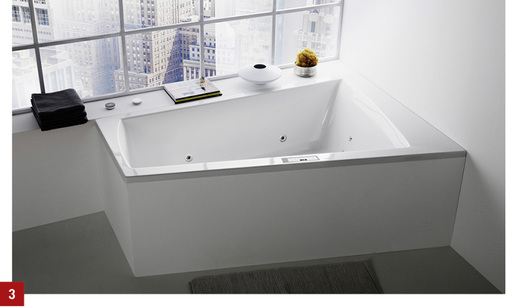 
3 Repabad: Die Trapezform der Acrylbadewanne Livorno Duo ermöglicht eine platzsparende Badplanung.
