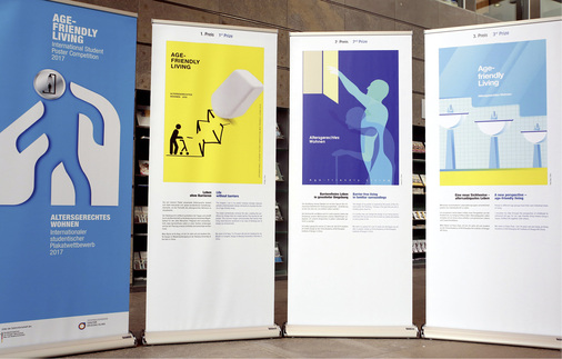 
Herausragend (v.l.): Das Motto-Plakat zum Wettbewerb und die drei bestplatzierten Arbeiten – alle aus China.
