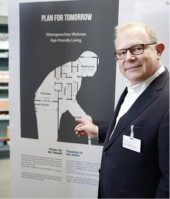 <p>
Für SBZ-Herausgeber Erwin Fidelis Reisch (Alfons W. Gentner Verlag) ist die Plakatbotschaft „Planen für die Zukunft“ sehr gut gelungen und damit würdig für den Sonderpreis des Gentner Verlages.
</p>