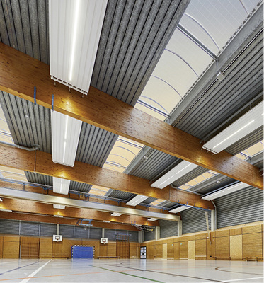 
Die LED-Einbauleuchten für Deckenstrahlplatten Zehnder ZBN verbinden das Prinzip der Deckenstrahlplatte mit Lichttechnik.
