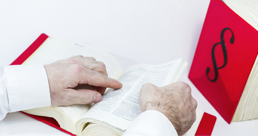 



Im Bürgerlichen Gesetzbuch (BGB) wurde das Bauvertragsrecht neu geregelt, ebenso gibt es Änderungen in der kaufrechtlichen Mängelhaftung.
