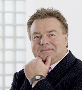 
Norbert Schmitz



SBZ-Redakteur und



Handwerksmeister
