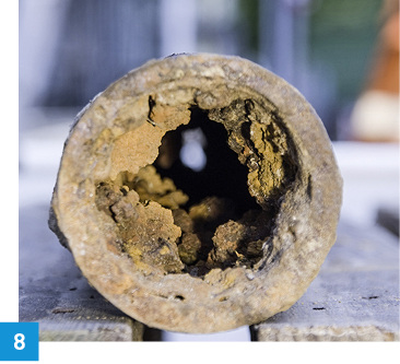 



8 Heizrohrquerschnitt. Das Schadensbild ist verursacht durch Steinbildung. 
