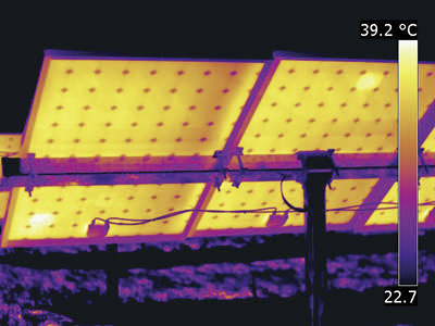 



Auch thermisch auffällige Zellen, Module oder Wechselrichter von PV-Solaranlagen werden schnell erkannt.
