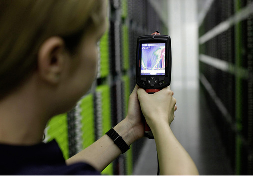 



Insbesondere hochinstallierte Räume wie Rechenzentren werden kontinuierlich thermografisch überwacht.
