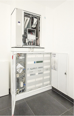 



Regelungstechnik für Lüftungsanlagen, die den Volumenstrom nach hygienischen Parametern wie relativer Raumluftfeuchte und CO2-Konzentration steuert, weist gleichzeitig eine optimale Energieeffizienz auf.
