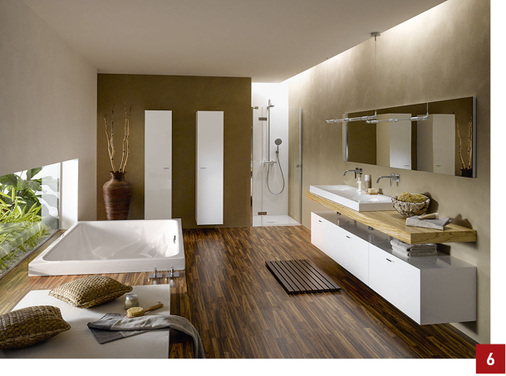 
Die dunkle Stirnwand verkürzt optisch den Raum.



