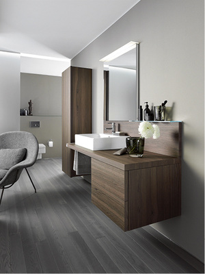 



Naturtöne und warmes Grau sorgen für Wohlfühlambiente.
