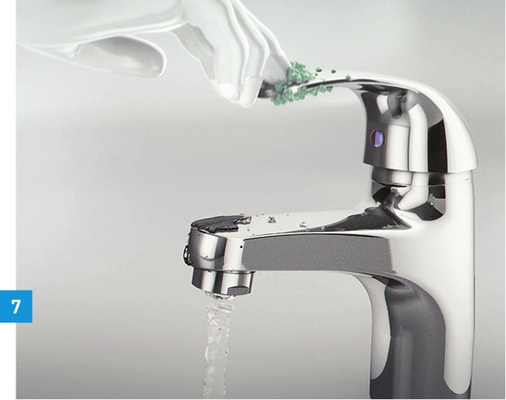 
7 Einhebelmischer mit Handkontakt und membranlosem Magnetventil.



