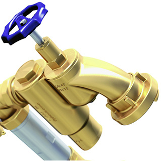 



Der Einsatz einer geeigneten Sicherungseinrichtung nach DIN EN 1717 ist Pflicht, sofern an einer Trinkwasserinstallation nicht eigensichere Apparate angeschlossen werden oder die Anlage mit einer Nichttrinkwasser führenden Leitung verbunden wird.
