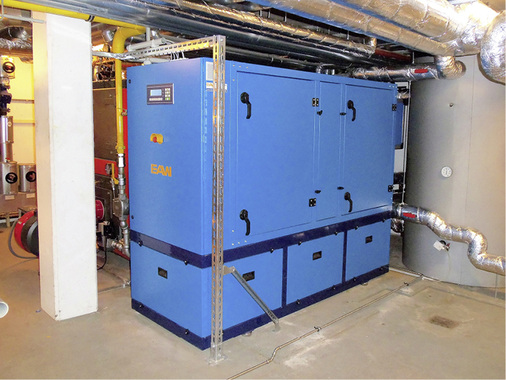 
Großes motorisches BHKW für eine gewerbliche Lösung. 



