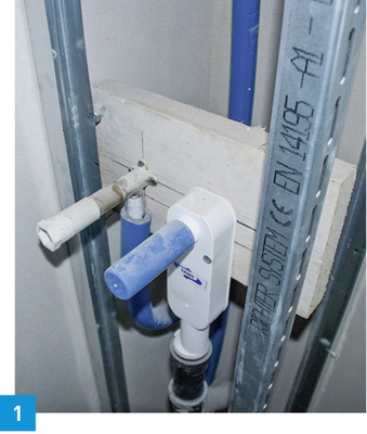 <p>
1 Kaltwasseranschluss mit Steckfitting in einem Raum für Sondernutzung.
</p>

<p>
</p> - © Multitubo systems

