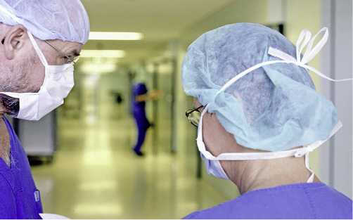 
Das Beispiel einer Krankenhaus-Trinkwasserinstallation zeigt, dass die thermische Desinfektion hier ein ungeeignetes Mittel der Dekontamination ist, wenn nicht an allen Entnahmestellen ein Verbrühungsschutz gewährleistet werden kann.



