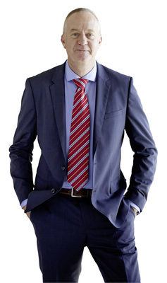 

Dr. Nicholas Matten ist Geschäftsführer der Stiebel Eltron GmbH & Co. KG. Er verantwortet die Bereiche Vertrieb und Marketing.





