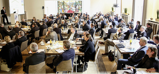 <p>
Traditionsreicher Treffpunkt: Zum bundesweiten Öl-Symposium in der alten Kaffeebörse in Hamburgs Speicherstadt kamen im November etwa 130 Teilnehmer.
</p>

<p>
</p> - © SBZ

