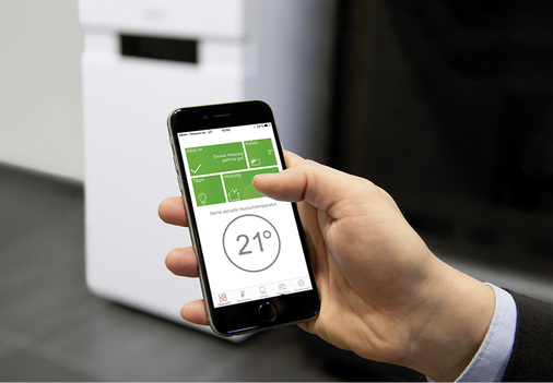 
Auch Viessmann bietet mit dem Vitocomfort-System eine vernetzte Steuerung seiner Heizungsanlagen per App an, die spätestens nächstes Jahr den EEBUS-Standard unterstützen soll.



