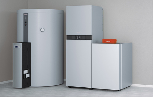 
Vernetzte Partner: Mit der Vitocal-Wärmepumpe, dem Vitocharge-Stromspeicher, dem Vitocell-Heizwasser-Pufferspeicher sowie einem Home-Energy-Management-System bietet Viessmann eine Komplettlösung für die nachhaltige Heizung mit Energiespeicher im Haus an. Per EEBUS lassen sich künftig Haushaltsgeräte und E-Auto-Ladestationen mit in das System einbinden. 



