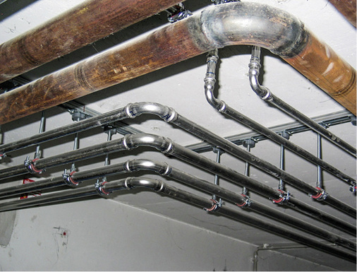 
Die neue Kellerverteilung besteht aus dem Trinkwassersystem Mapress-Edelstahl und dem Abwassersystem Silent-db20 sowie den vorgeschriebenen Brandschutzlösungen. 



