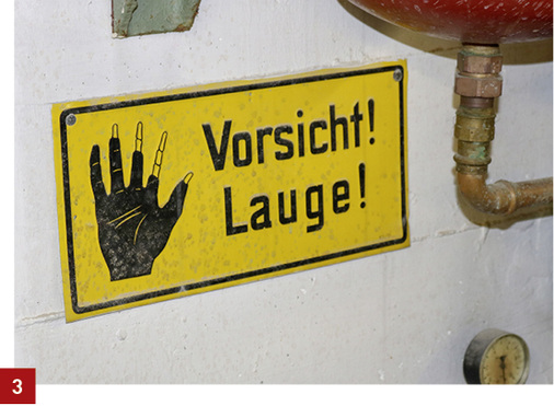 
Nach § 6 TrinkwV darf die Konzentration von Chemikalien im Trinkwasser nur so hoch sein, wie technisch unvermeidbar. Die Anforderungen der UBA-Liste zu § 11 TrinkwV gelten verbindlich und ein Verstoß hiergegen kann als Straftat nach IfSG gewertet werden!



