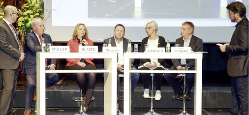 
Klempnermeister Thomas Neger (rechts) sorgte für eine ansprechende Moderation während der Tagung.



