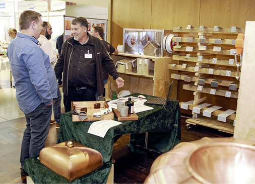 
Die begleitende Fachausstellung mit über 30 Infoständen gab Gelegenheiten zum Fachsimpeln.



