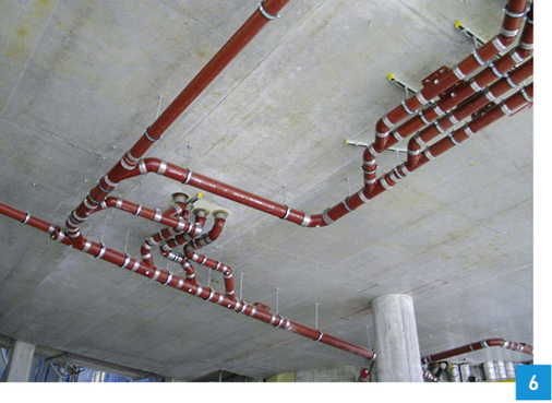 
Nichtbrennbares gusseisernes Abflussrohrsystem PAM-Global S der Firma Saint-Gobain HES.



