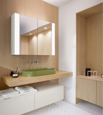 
Der circadiane Rhythmus steckt also sozusagen in der DNA und im Blut, regelt den Schlaf-Wach-Rhythmus und ist entscheidend fürs Wohlbefinden.



