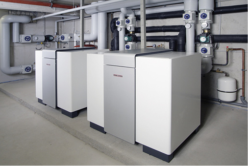 
Wärmepumpen sind auch für größere Objekte geeignet: Hier zwei Sole-Wasser-Großwärmepumpen, die in Kaskade geschaltet sind.



