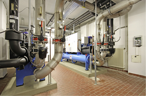 
Auch das bei Turboverdichtern häufig eingesetzte chlorfreie Ersatzkältemittel R134a (GWP 1430) muss mittelfristig ersetzt werden. Gerade dieses Universalkältemittel ist am Markt besonders knapp.



