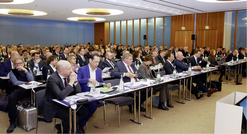 <p>
Unter den 225 Teilnehmern der Deutschen Wärmekonferenz waren am 30. Januar 2018 in Berlin auch zahlreiche Vertreter aus relevanten Bundesministerien präsent. 
</p>

<p>
</p> - © SBZ

