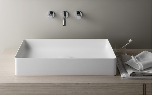 <p>
Die Waschtischschalen der Serie Living Saphirkeramik waren die ersten Waschtische aus dünnwandiger Keramik. Gut zu erkennen sind die durchgängig schmalen Wände.
</p>
<p>
</p> - © Laufen
 
Die Waschtischschalen der Serie Living Saphirkeramik waren die ersten Waschtische aus dünnwandiger Keramik. Gut zu erkennen sind die durchgängig schmalen Wände.