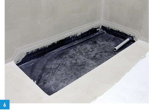 
Beispielhafte Abdichtung unterhalb der Wanne.



