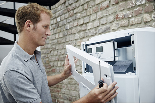 
Zwei Aspekte sind beim Einsatz von Luft-Wasser-Wärmepumpen besonders relevant: eine möglichst hohe Effizienz und eine geringe Geräuschentwicklung.



