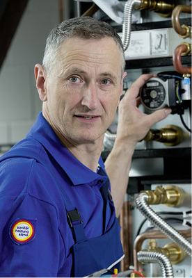 



Für SHK-Betriebe ist die Wartung eine originäre Dienstleistung des Fachhandwerks und nicht Aufgabe eines Werkskundendienstes. 
