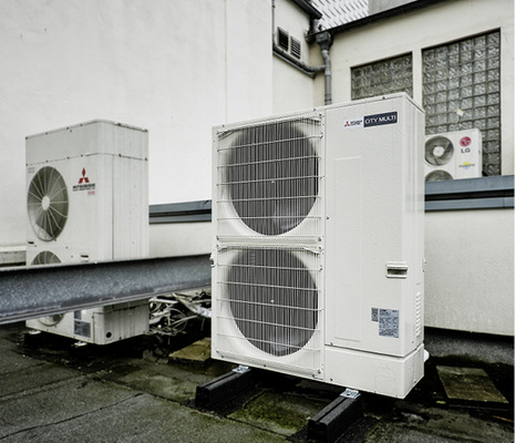 <p>
Das System Pumy+ kombiniert Klimatisierungskomponenten, die als Direktverdampfungssysteme arbeiten, und bietet zugleich die Vorzüge eines wassergebundenen Heizsystems.
</p>

<p>
</p> - © Mitsubishi Electric

