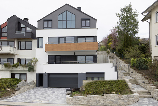 
Der Neubau der Familie Arenz bietet zwei Wohneinheiten: eine mit 190 m² sowie eine Einliegerwohnung mit 75 m².




