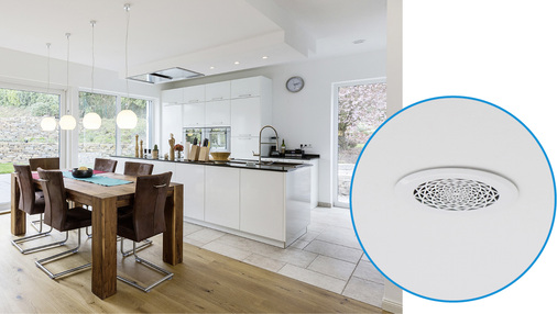 



Über dezente Design-Abdeckgitter (rechts oben) führt das Lüftungssystem die verbrauchte Raumluft ab und sorgt dafür, dass keine zu hohe Luftfeuchtigkeit entsteht und sich Gerüche nicht in den Räumen festsetzen.
