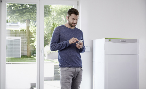 
Eine Wärmepumpe bietet die ideale Grundlage, um sich durch den Einsatz weiterer Technologien noch unabhängiger vom Energiemarkt zu machen.



