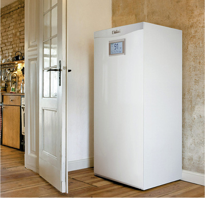 
Die Ladekapazität des Batteriespeichers sollte in etwa gleich hoch sein wie die Leistung der Photovoltaikanlage.



